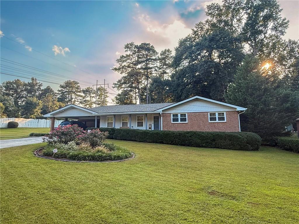1733 Rhonda Lane
