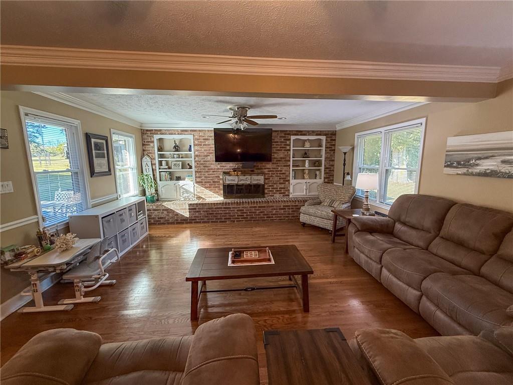 1733 Rhonda Lane