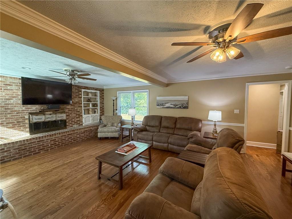 1733 Rhonda Lane