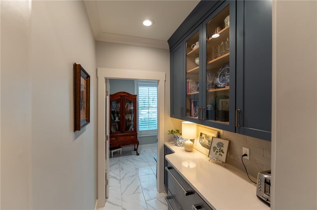 404 Fox Valley Drive