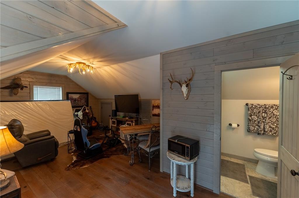 404 Fox Valley Drive