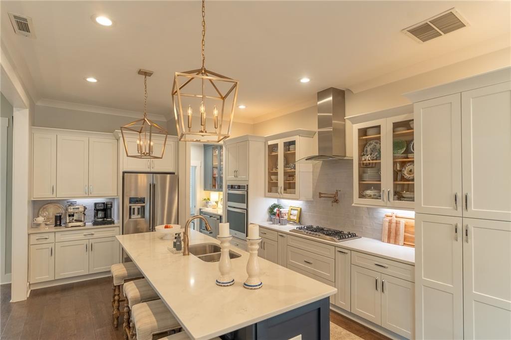 404 Fox Valley Drive