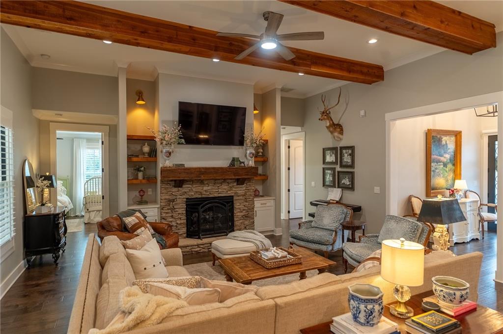 404 Fox Valley Drive