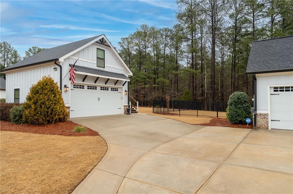 404 Fox Valley Drive