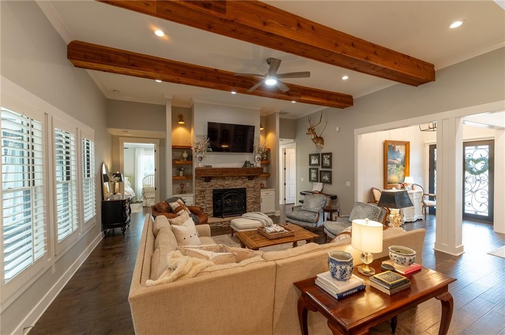 404 Fox Valley Drive