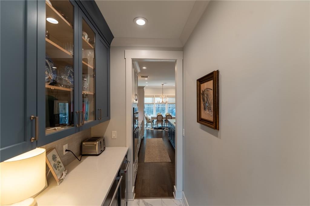 404 Fox Valley Drive