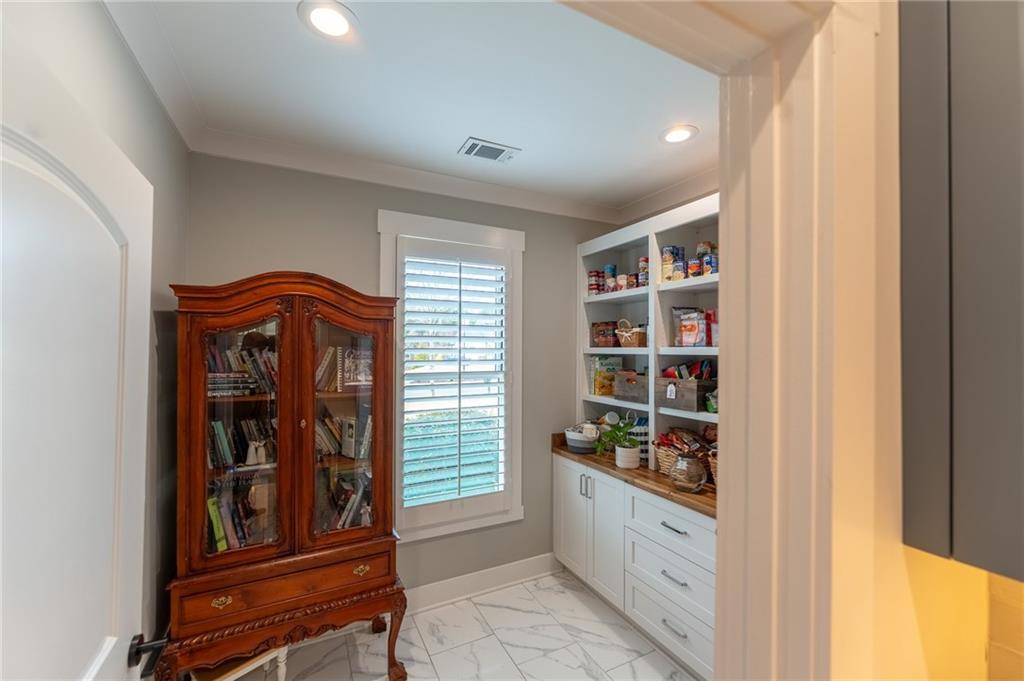 404 Fox Valley Drive