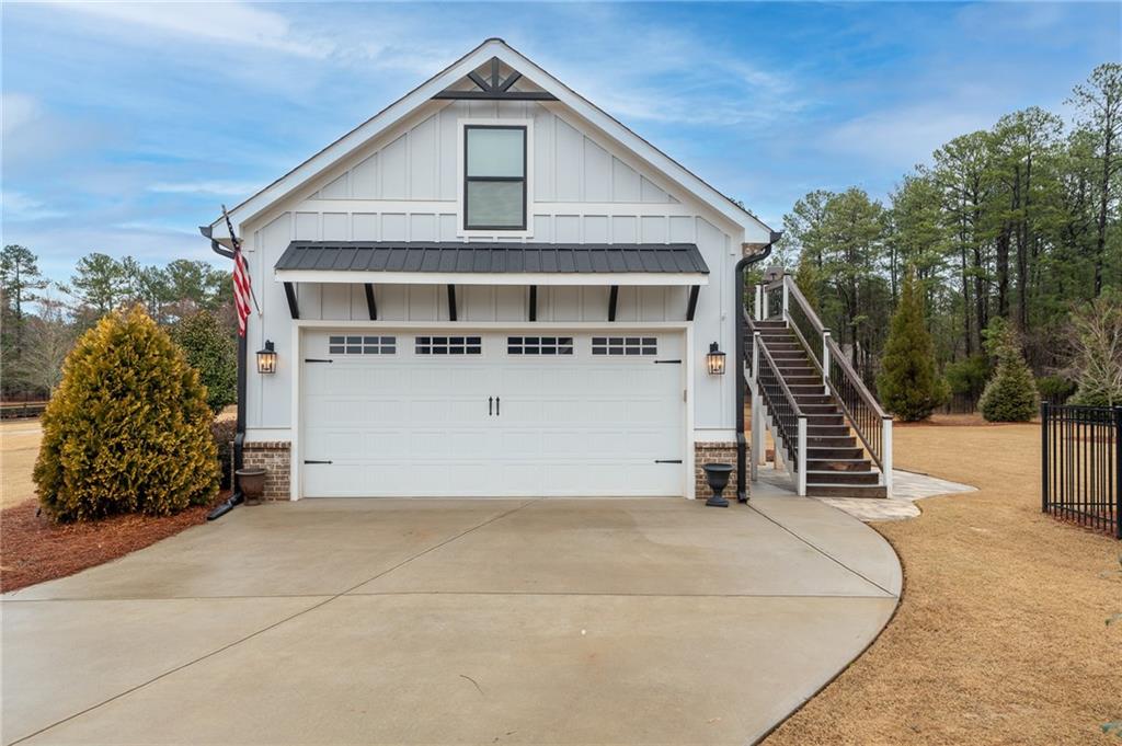 404 Fox Valley Drive