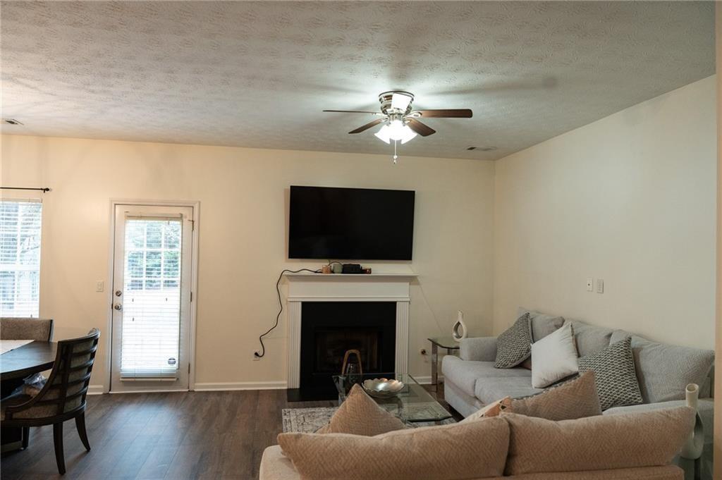 1514 Parc Main Street