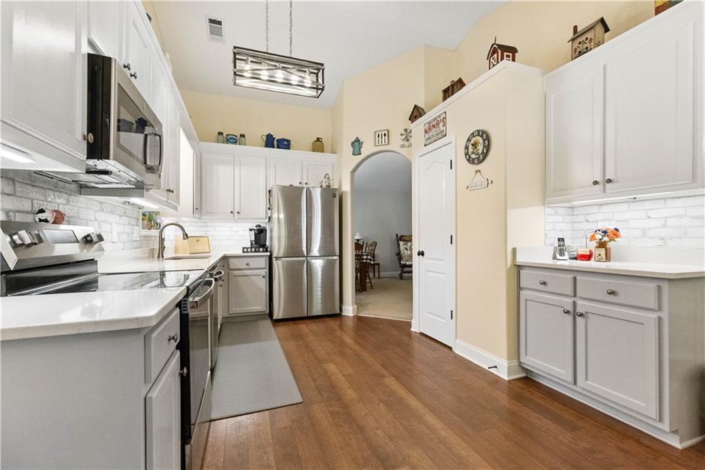 1912 Wheatfield Circle