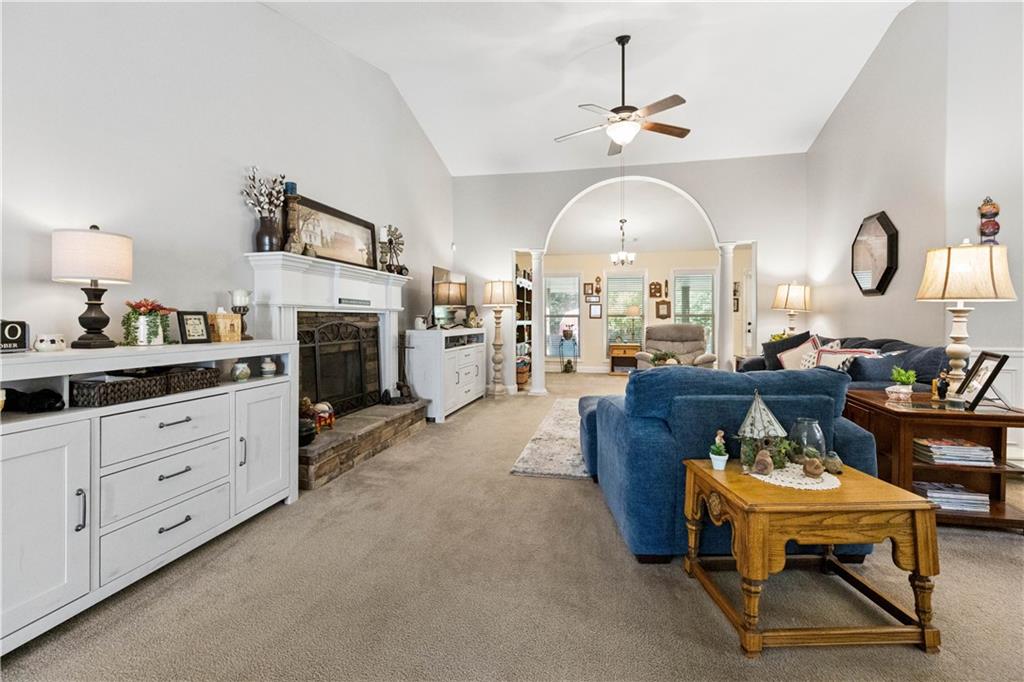 1912 Wheatfield Circle