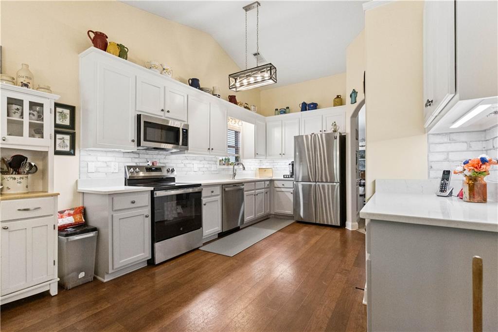 1912 Wheatfield Circle