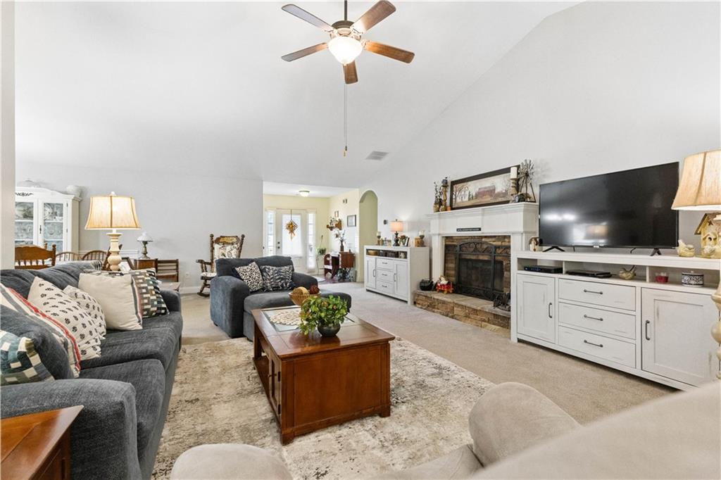 1912 Wheatfield Circle