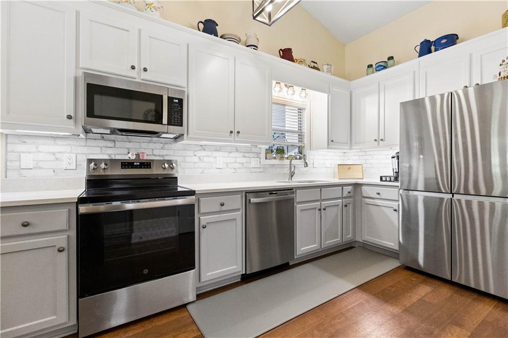 1912 Wheatfield Circle