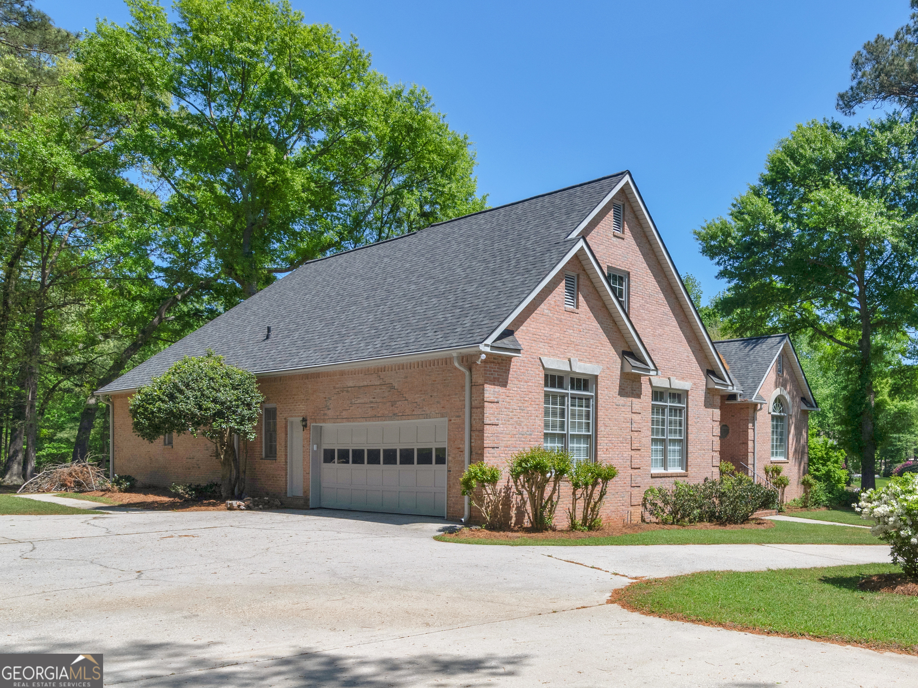 8560 Canal Drive