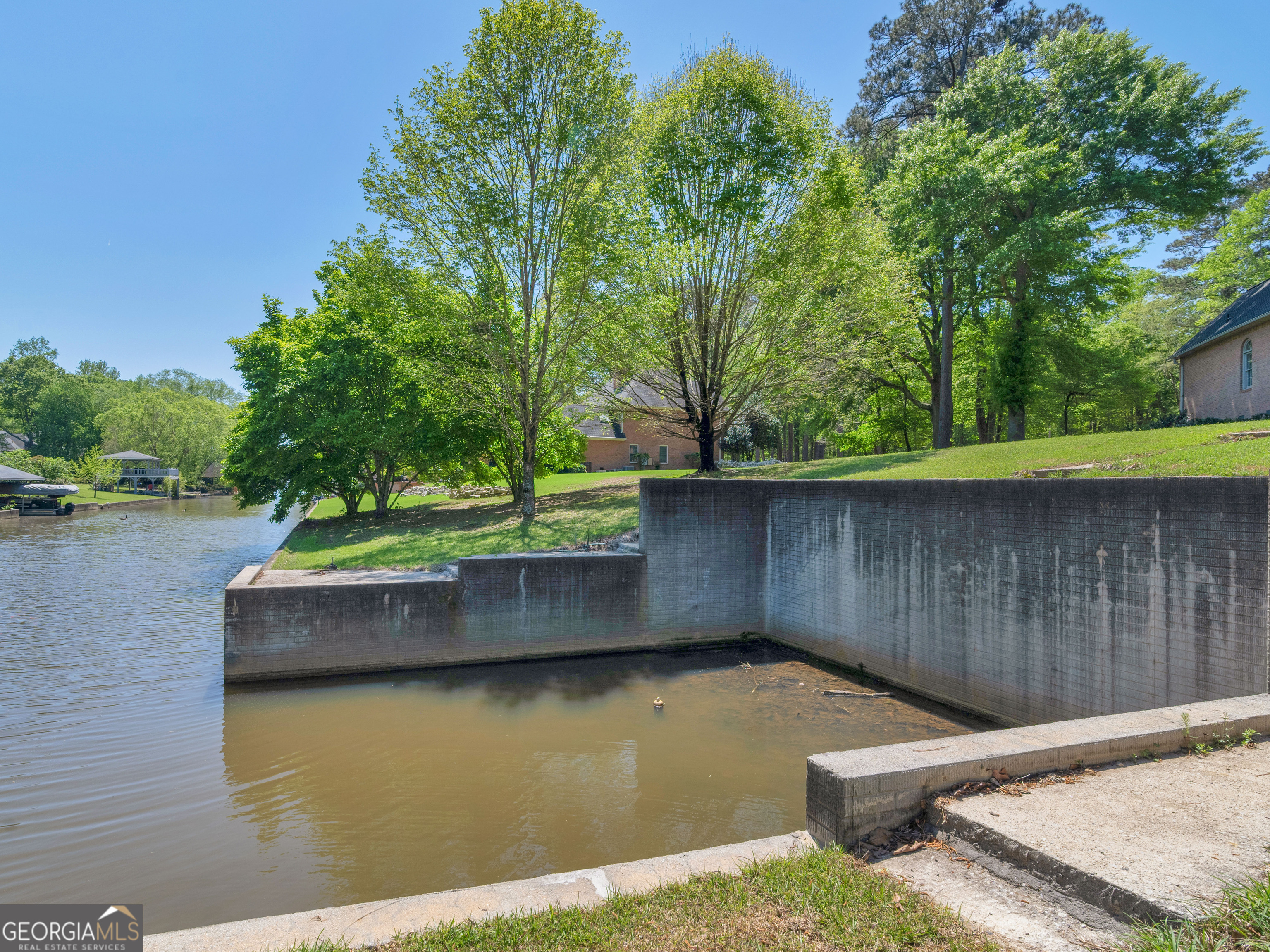 8560 Canal Drive