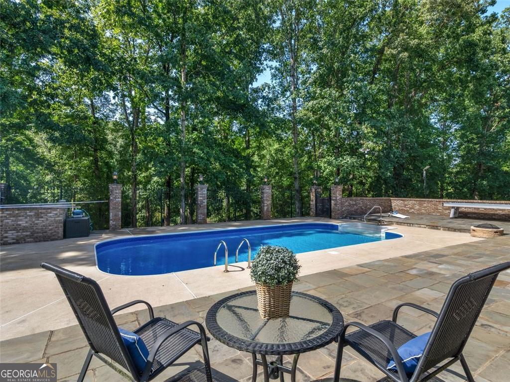 598 ELLIOTT Road