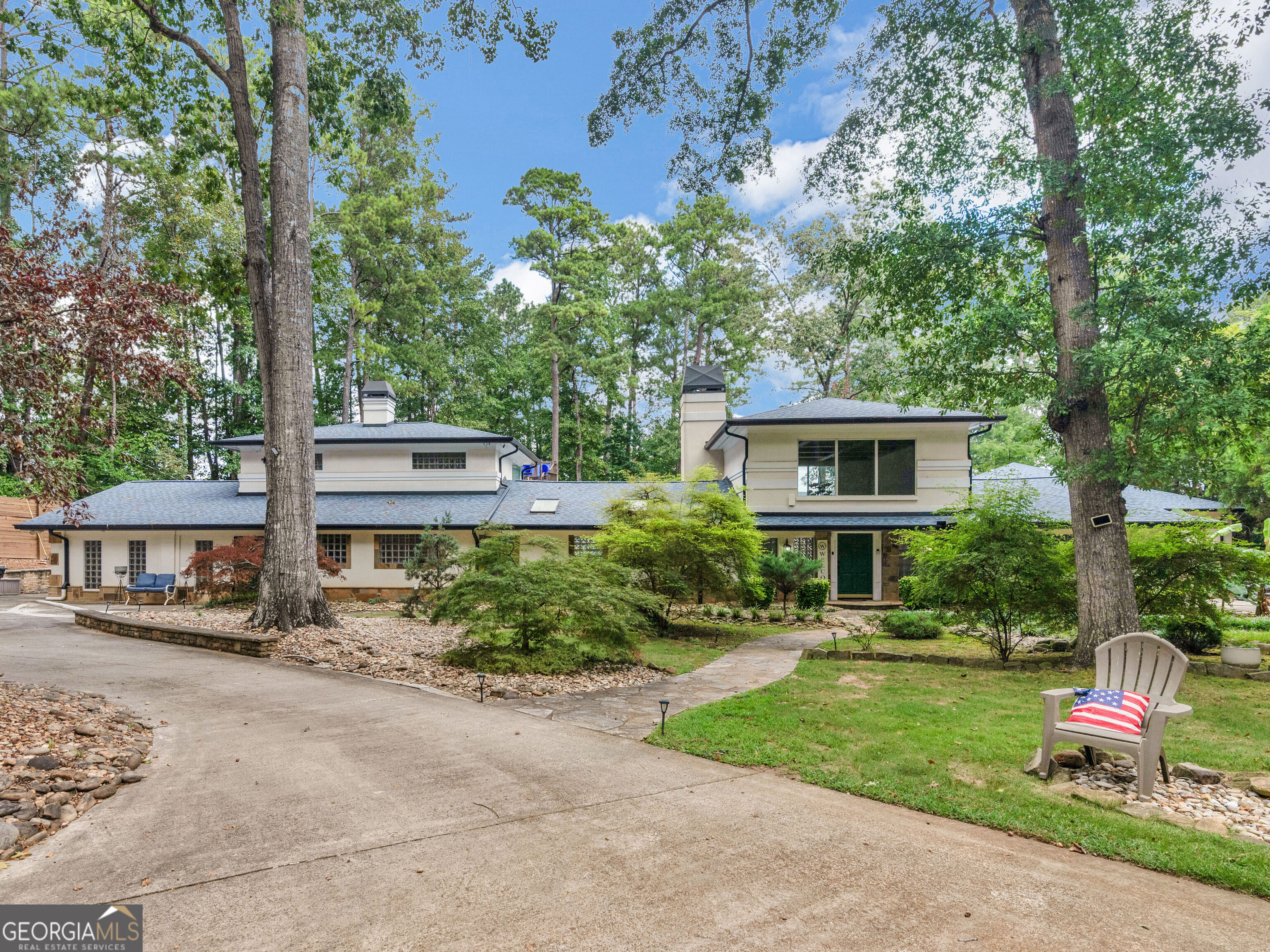 2440 Emerald Drive