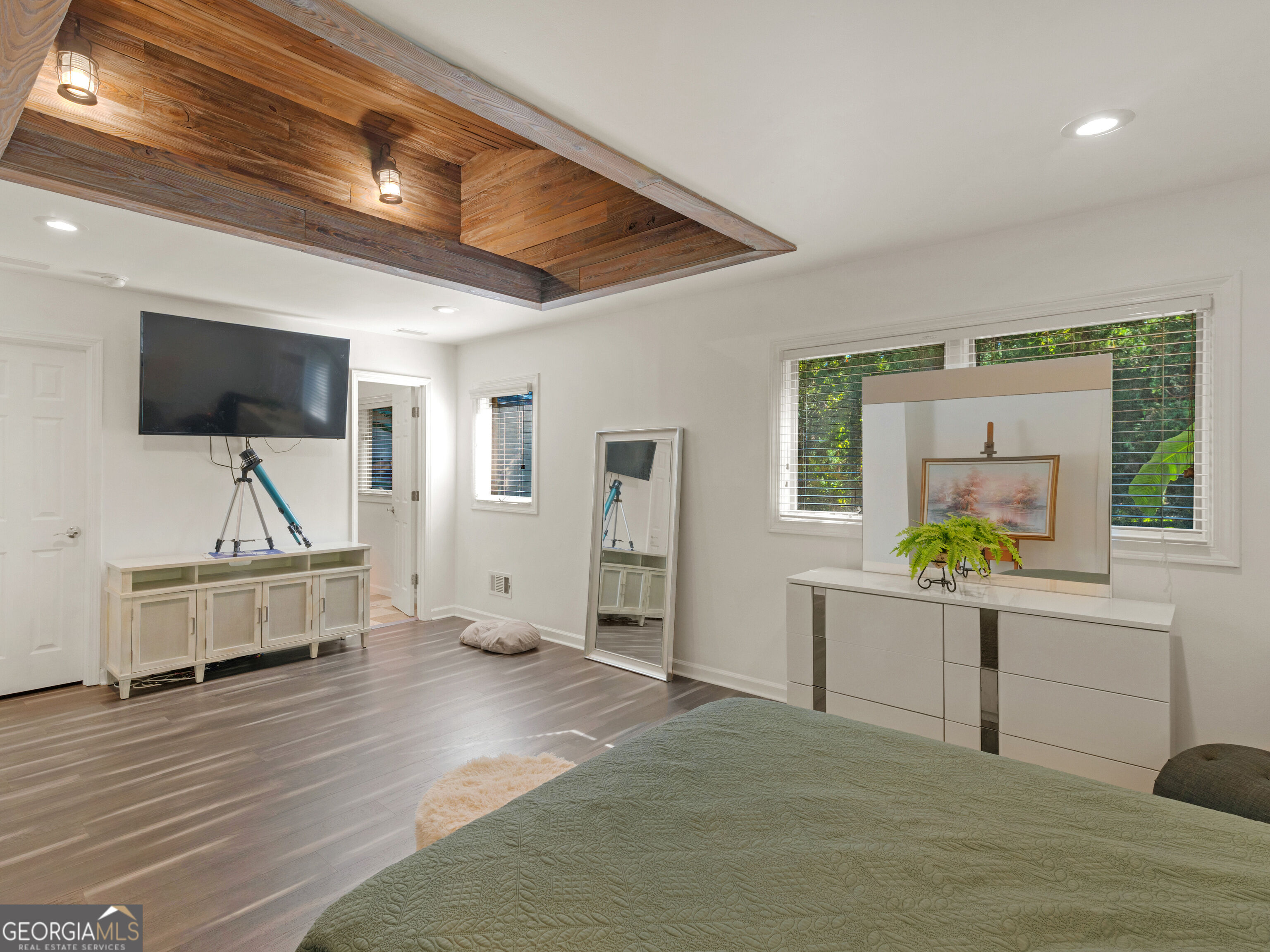 2440 Emerald Drive
