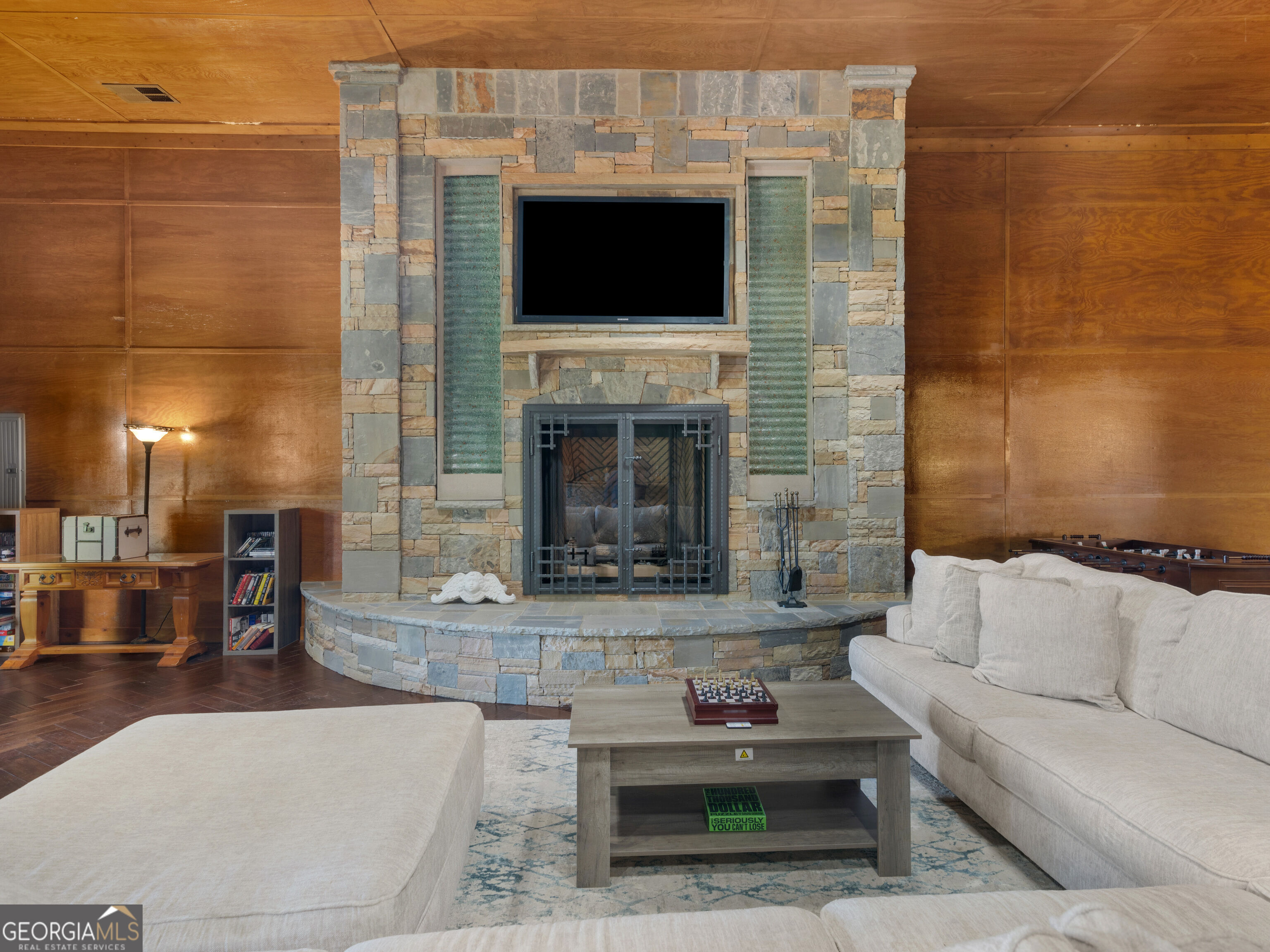 2440 Emerald Drive