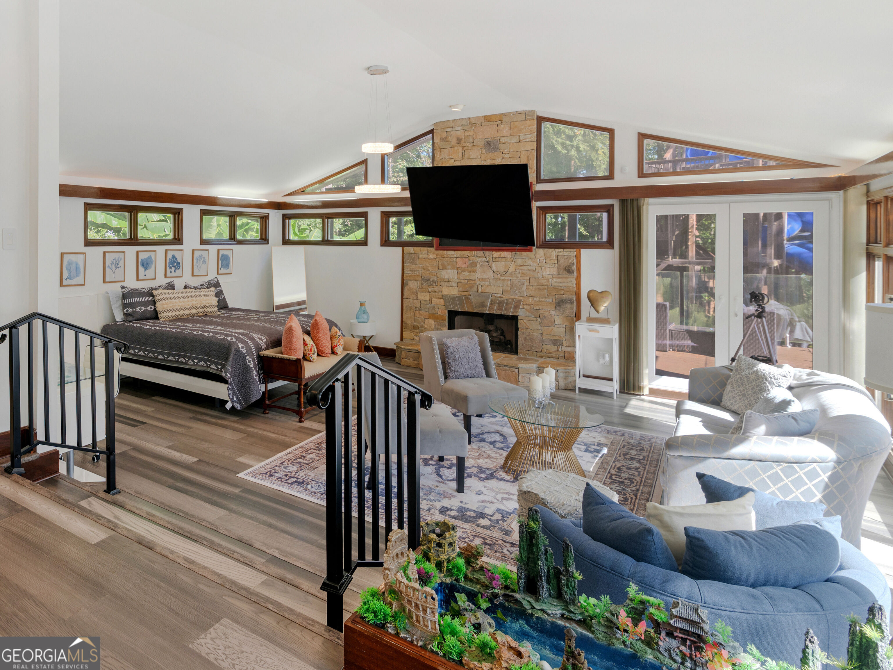 2440 Emerald Drive