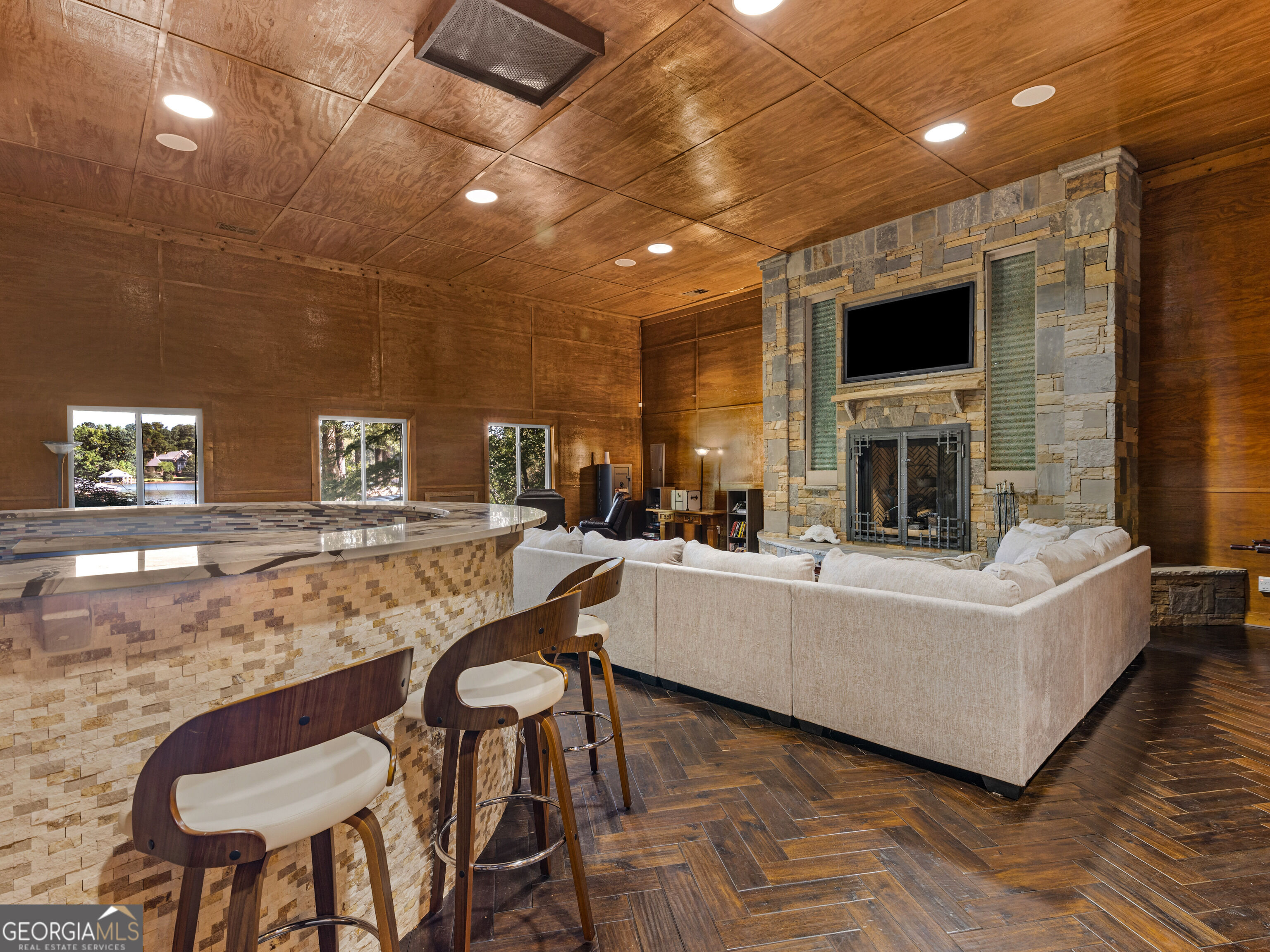 2440 Emerald Drive