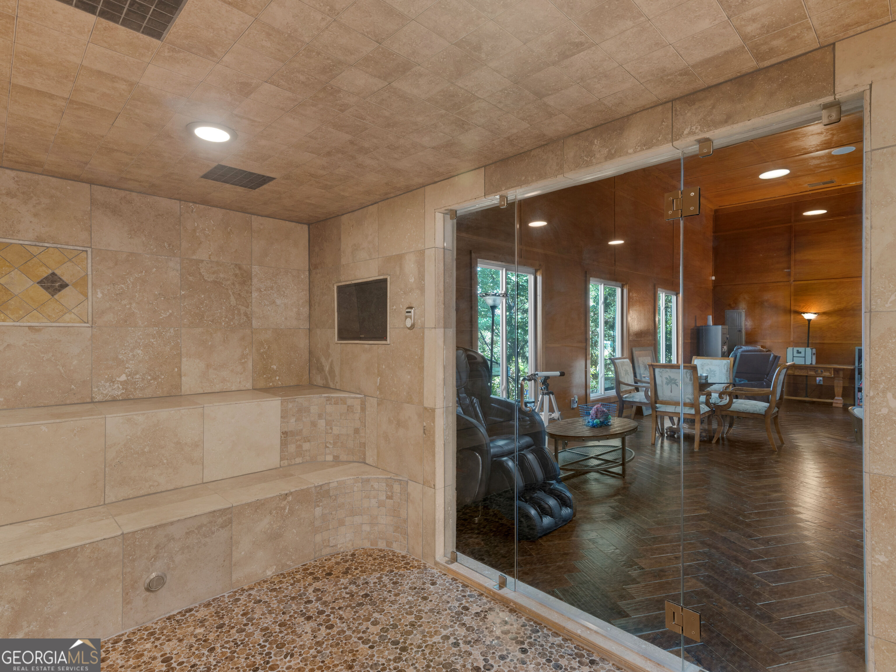 2440 Emerald Drive