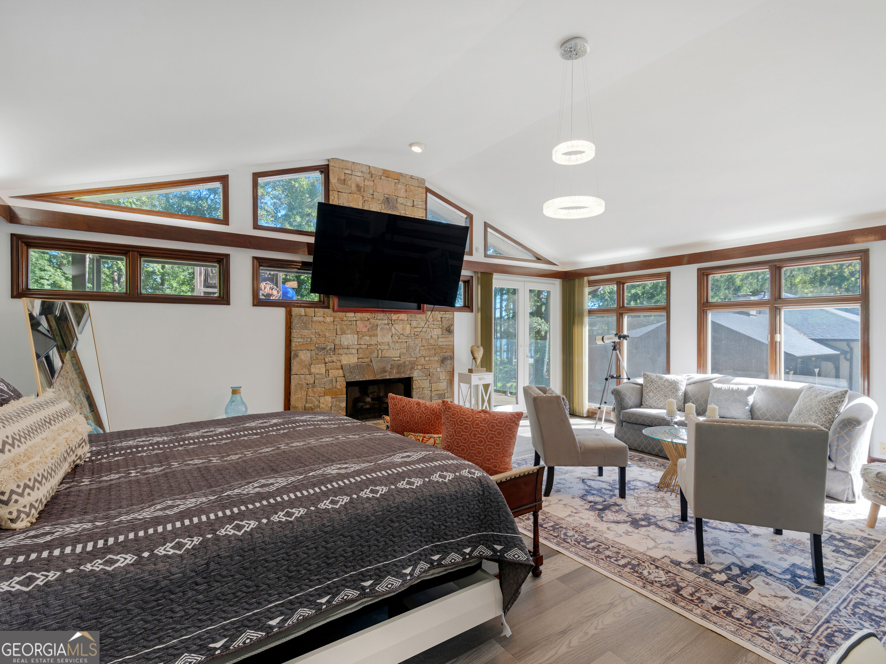2440 Emerald Drive
