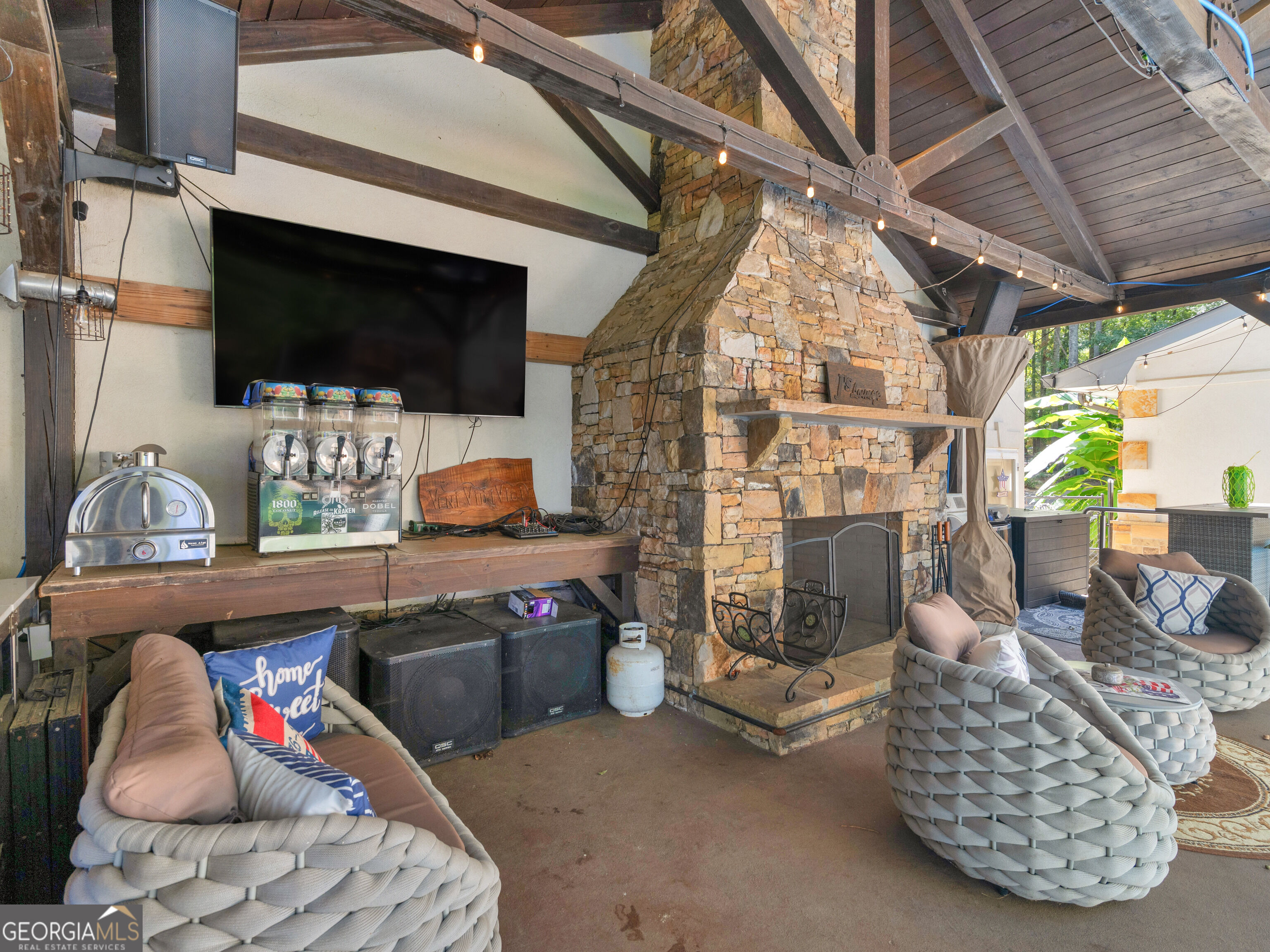 2440 Emerald Drive