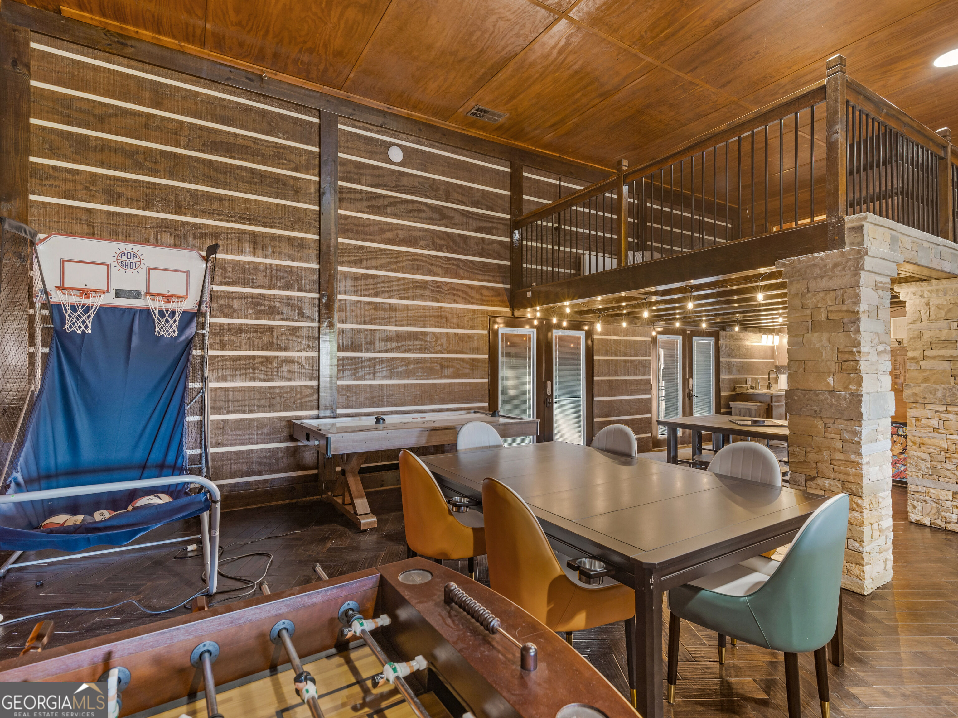 2440 Emerald Drive