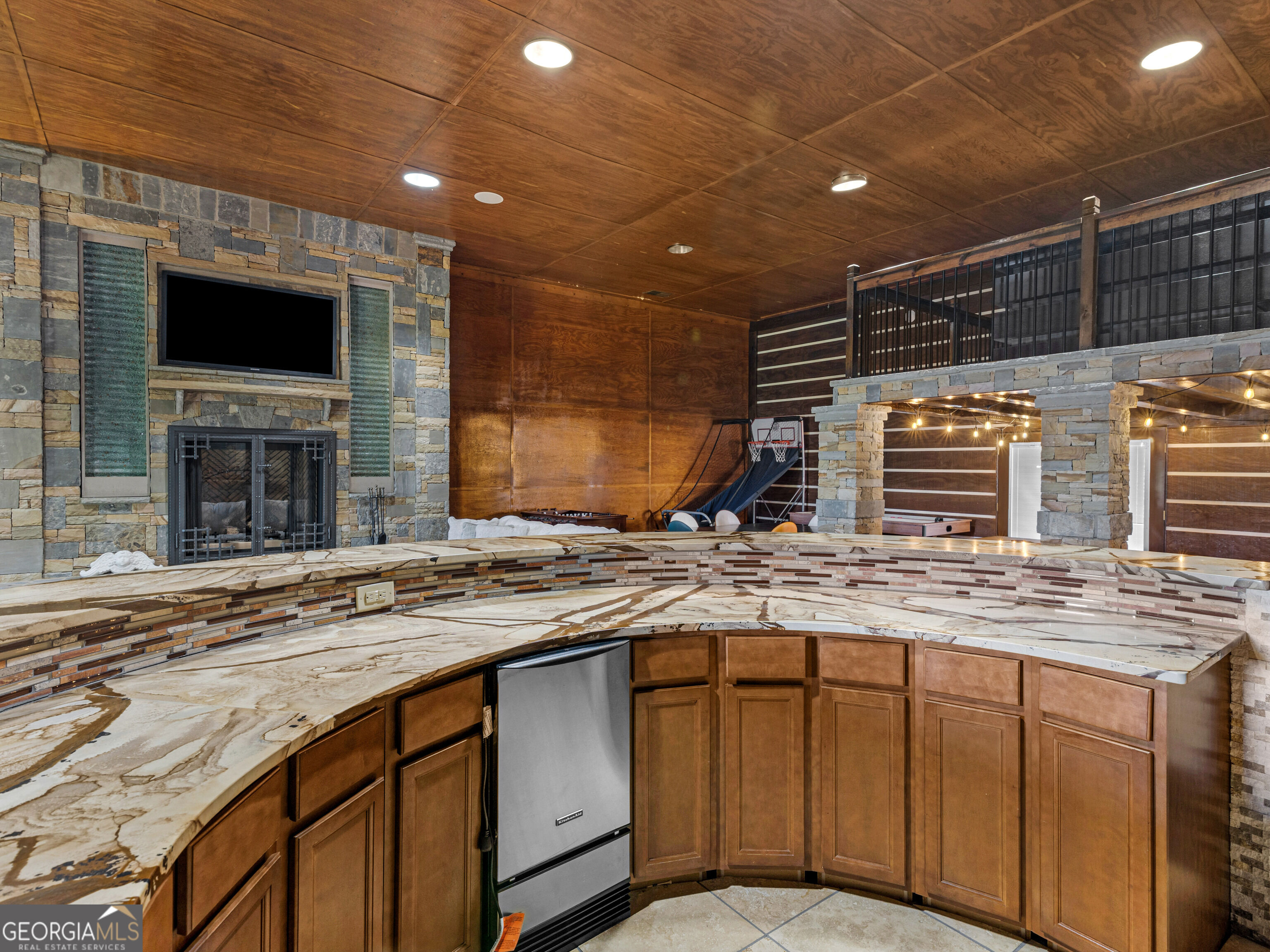 2440 Emerald Drive