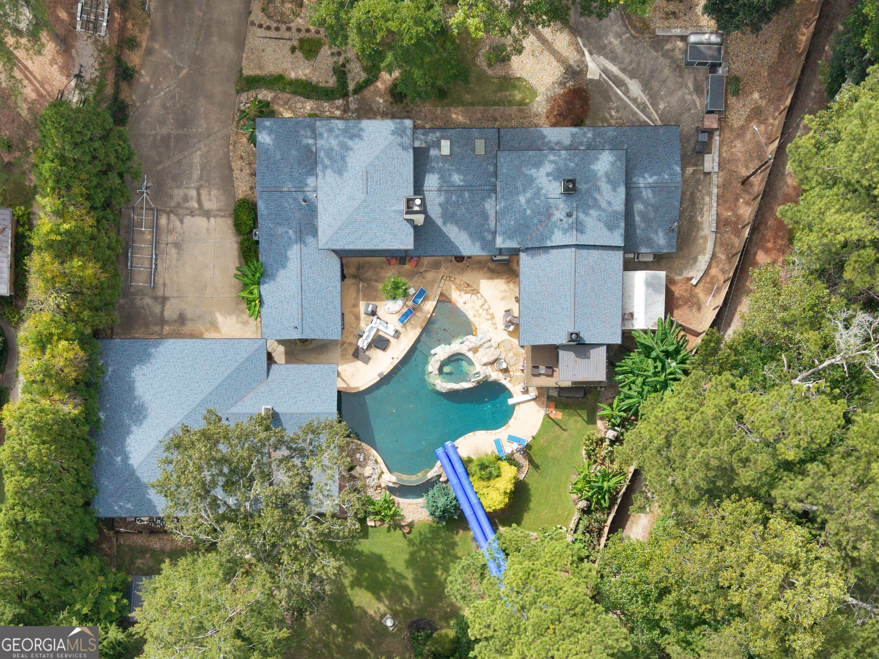 2440 Emerald Drive
