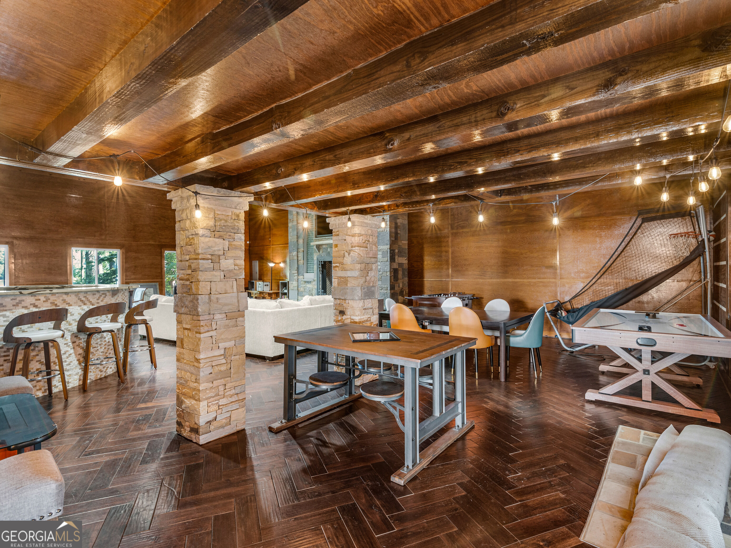 2440 Emerald Drive