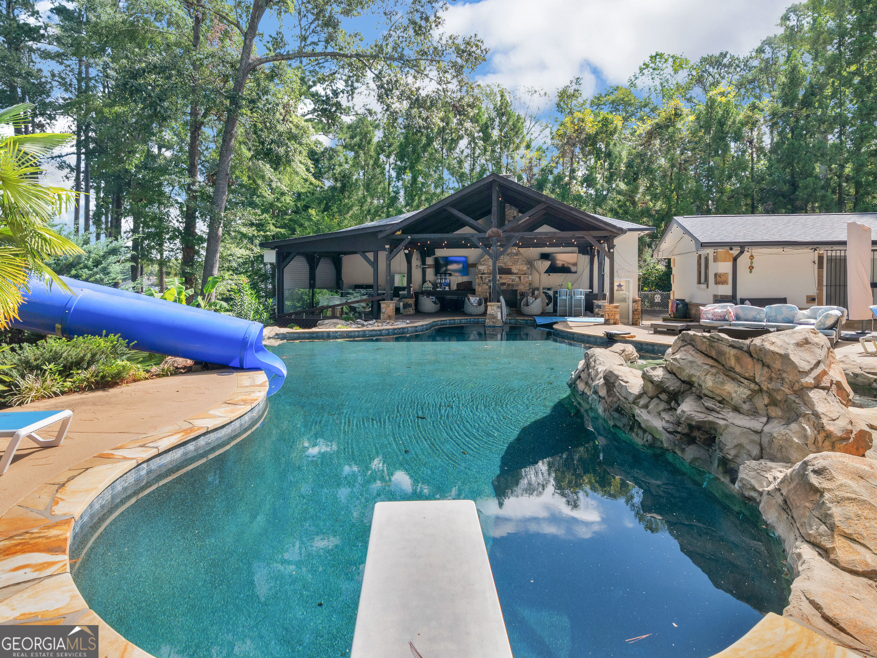 2440 Emerald Drive