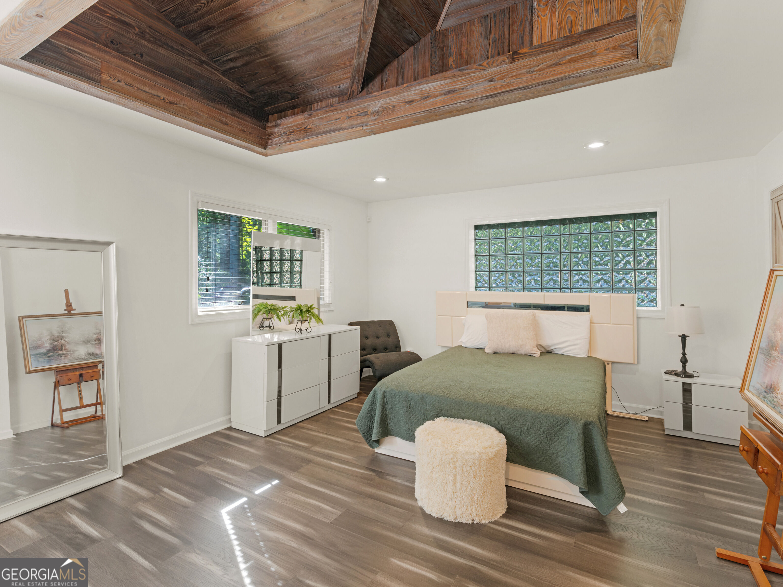 2440 Emerald Drive