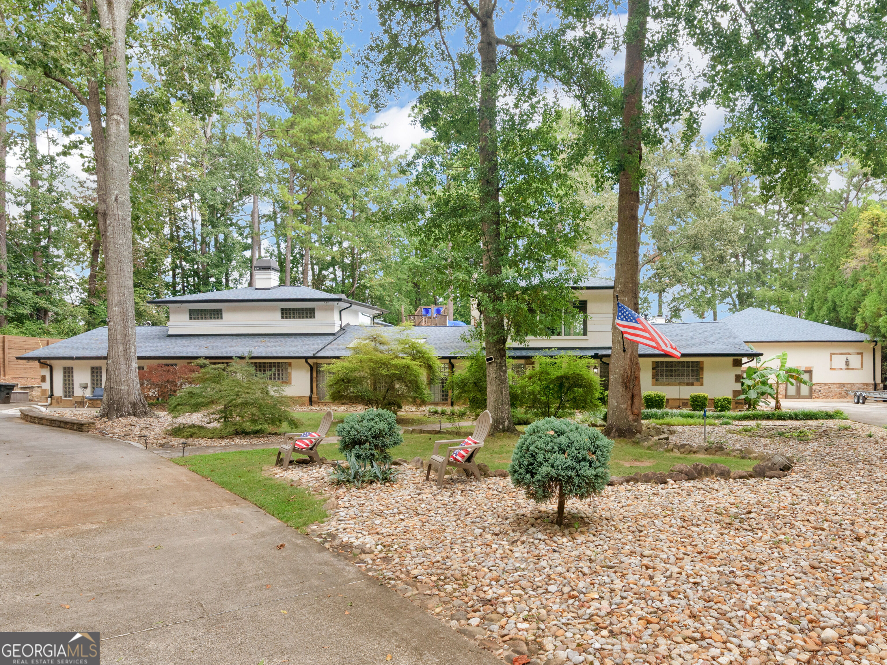 2440 Emerald Drive