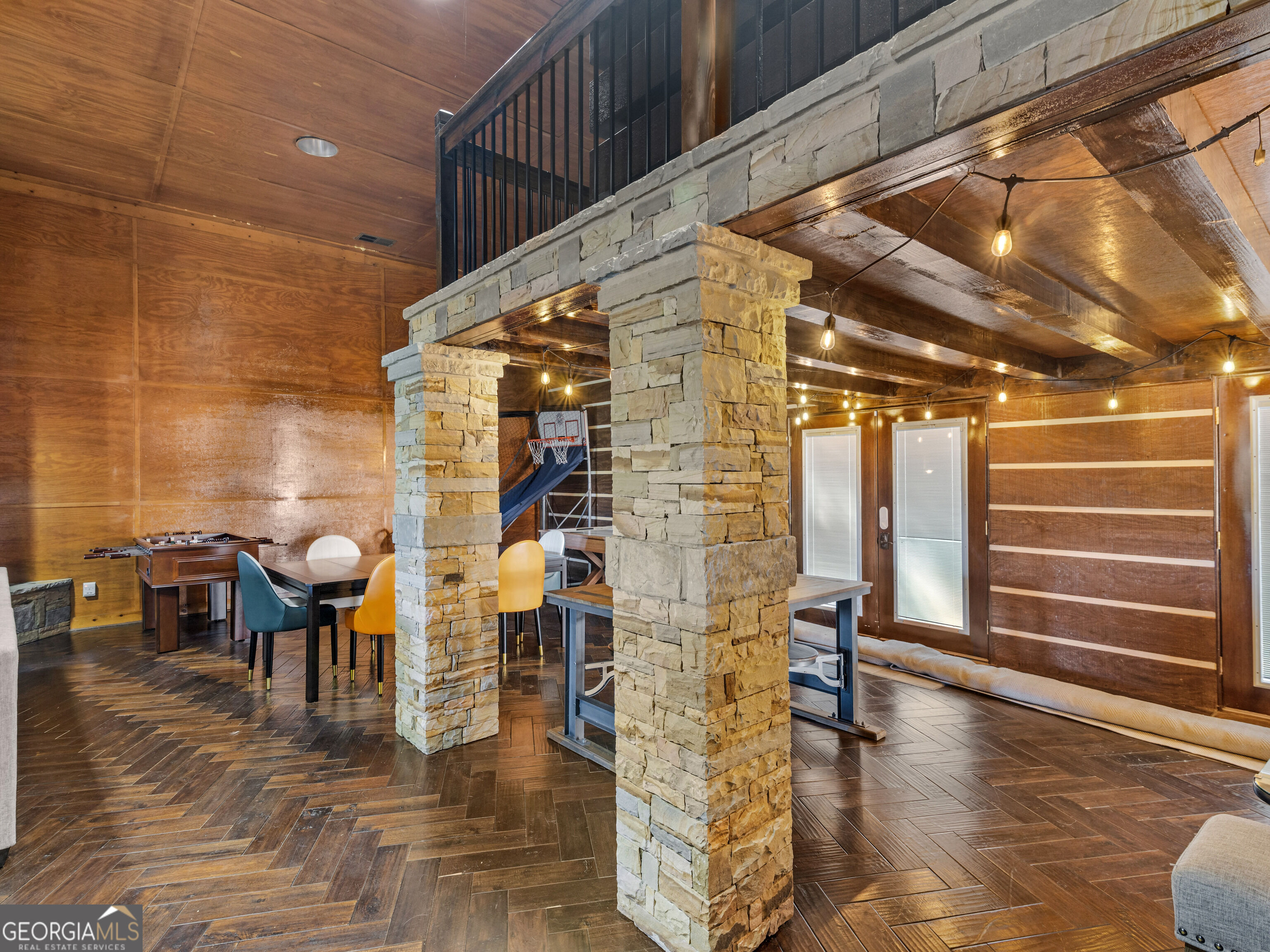 2440 Emerald Drive