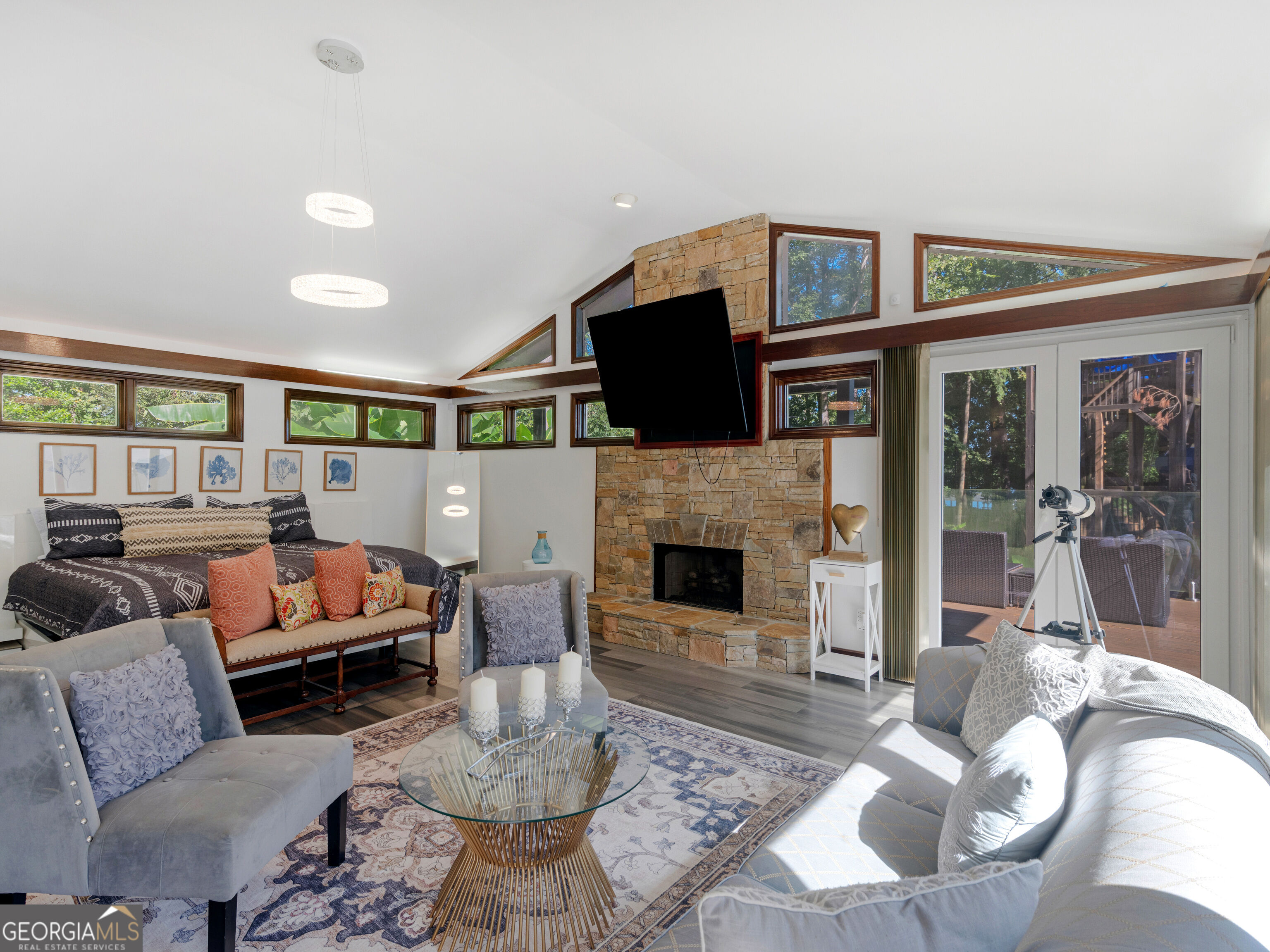 2440 Emerald Drive