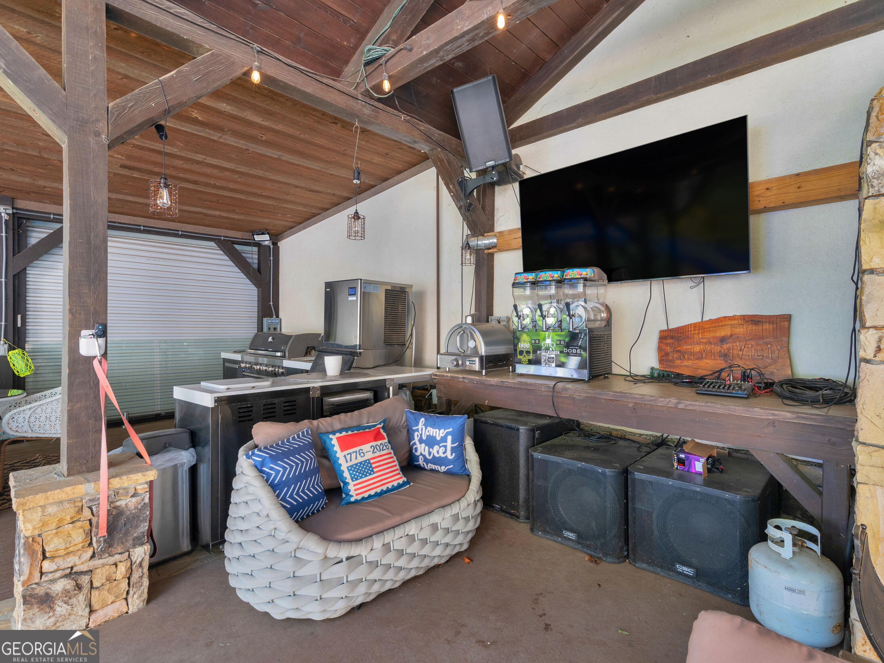 2440 Emerald Drive