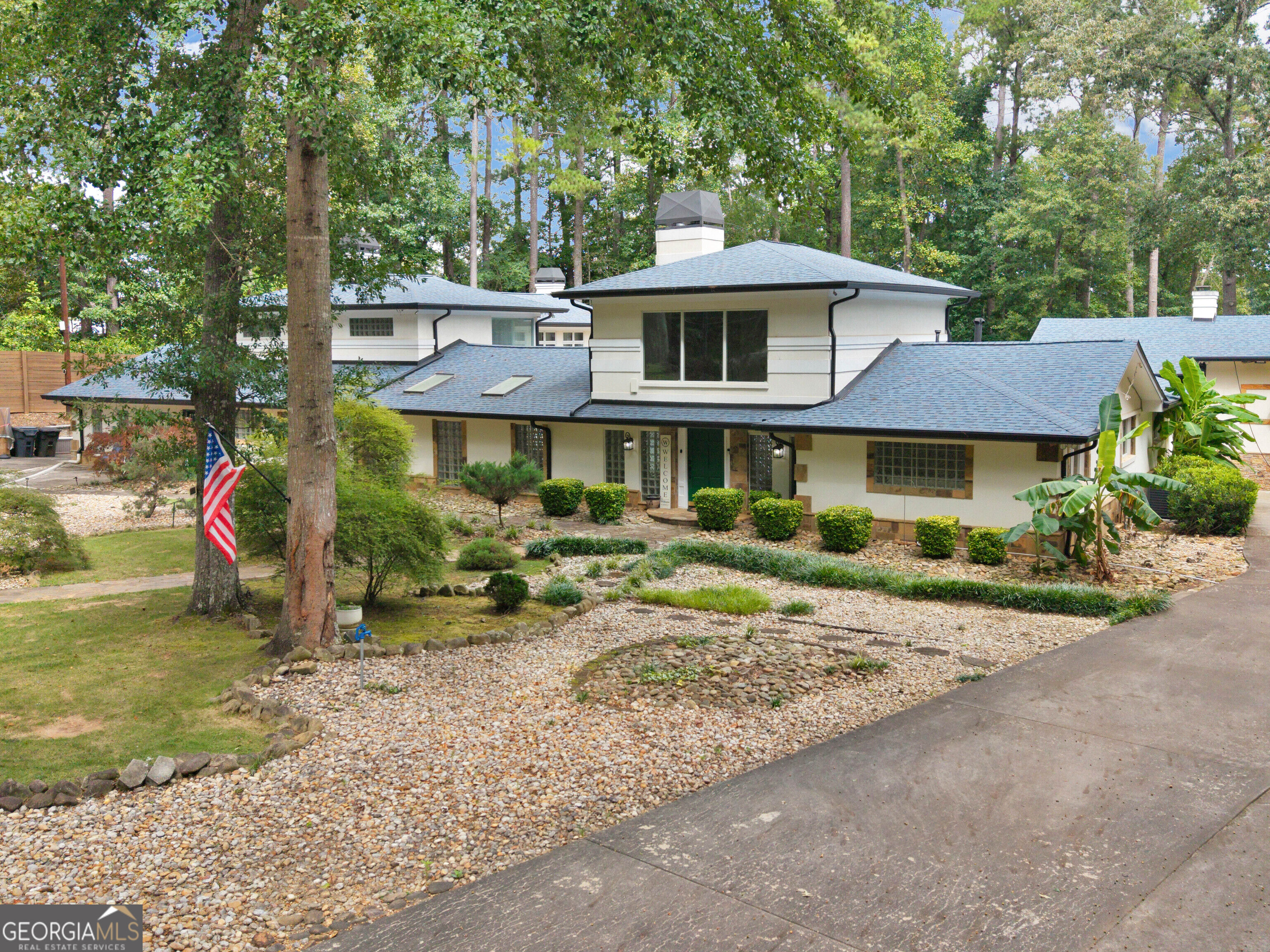 2440 Emerald Drive