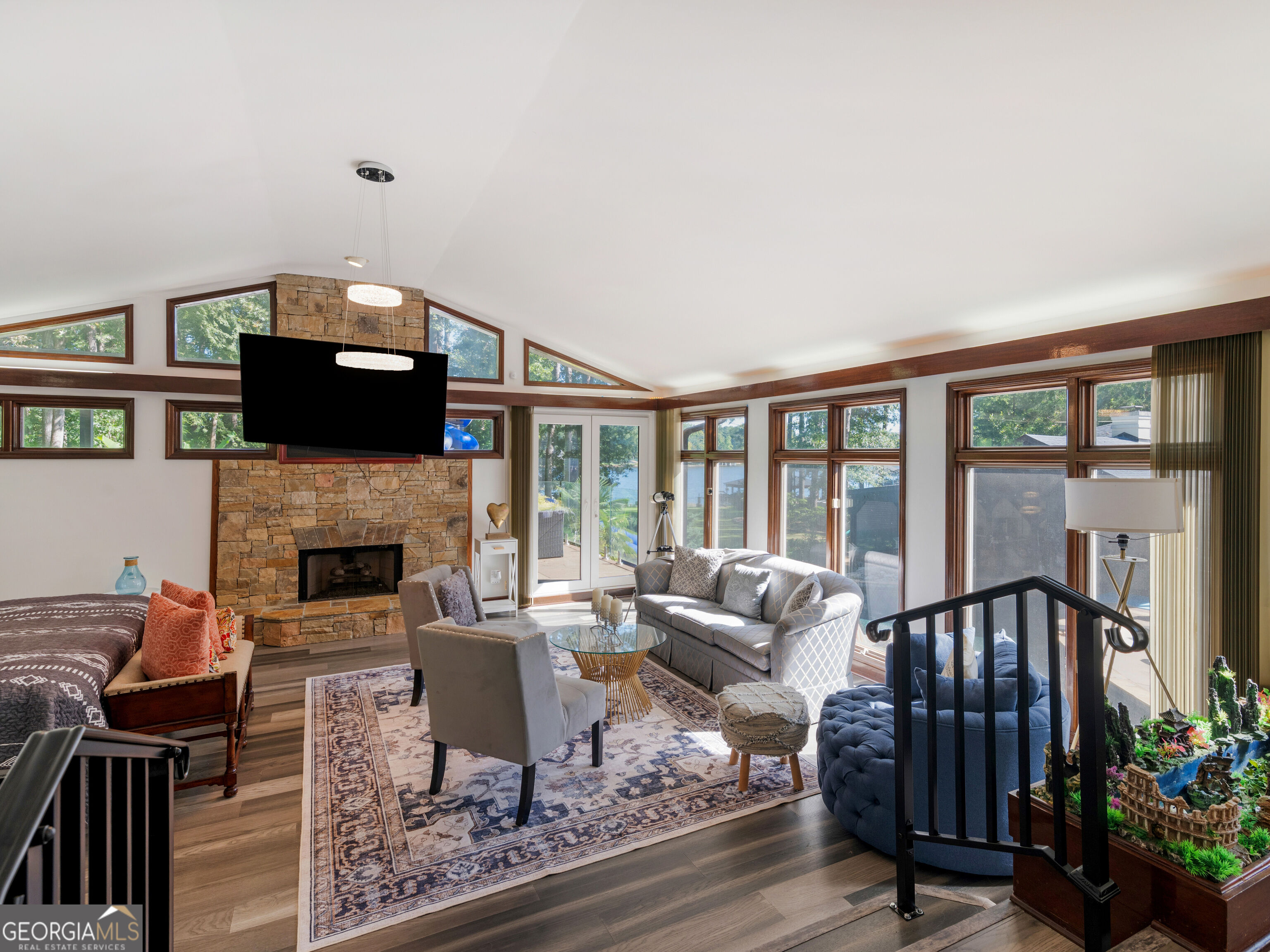 2440 Emerald Drive