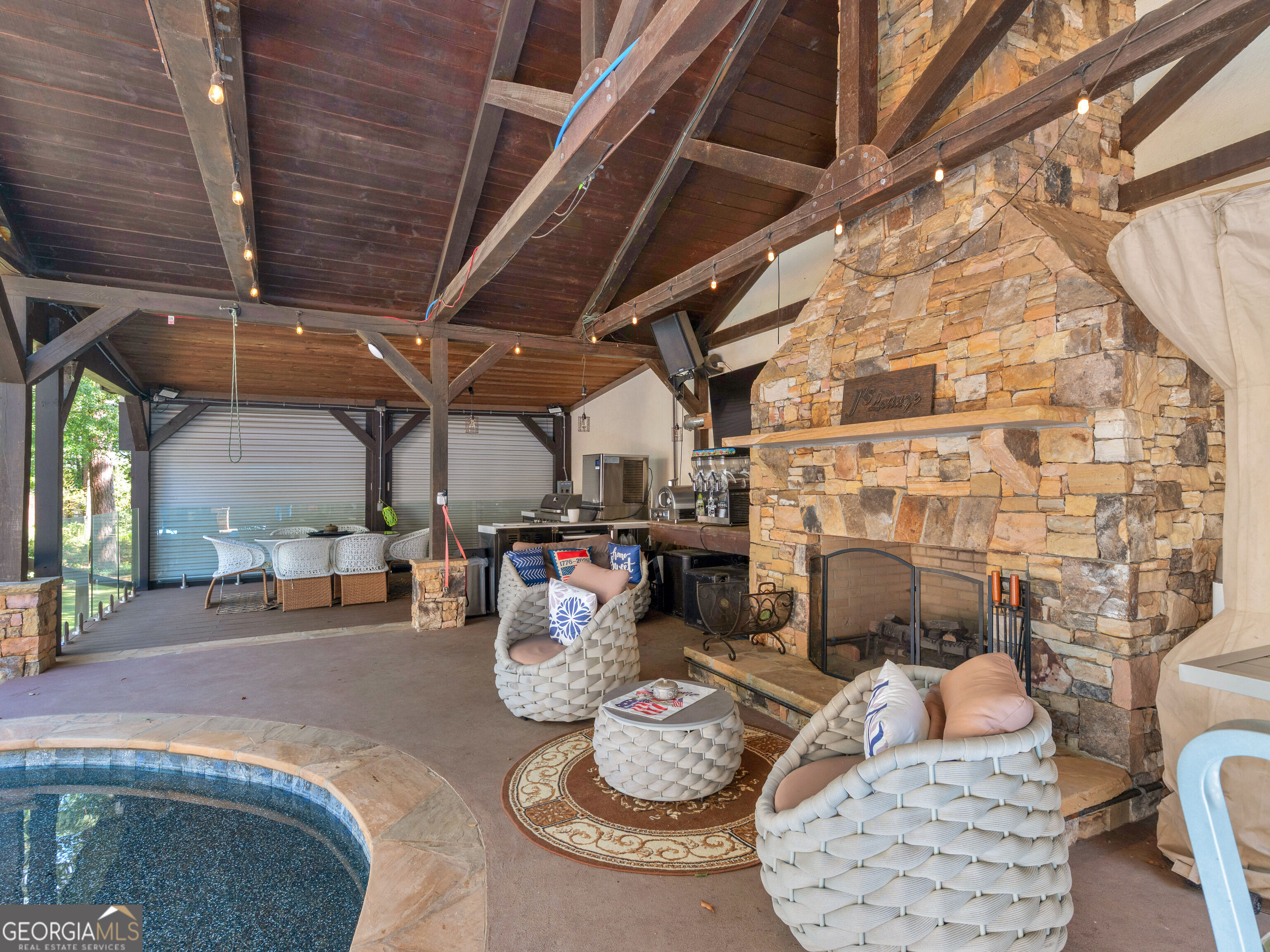 2440 Emerald Drive