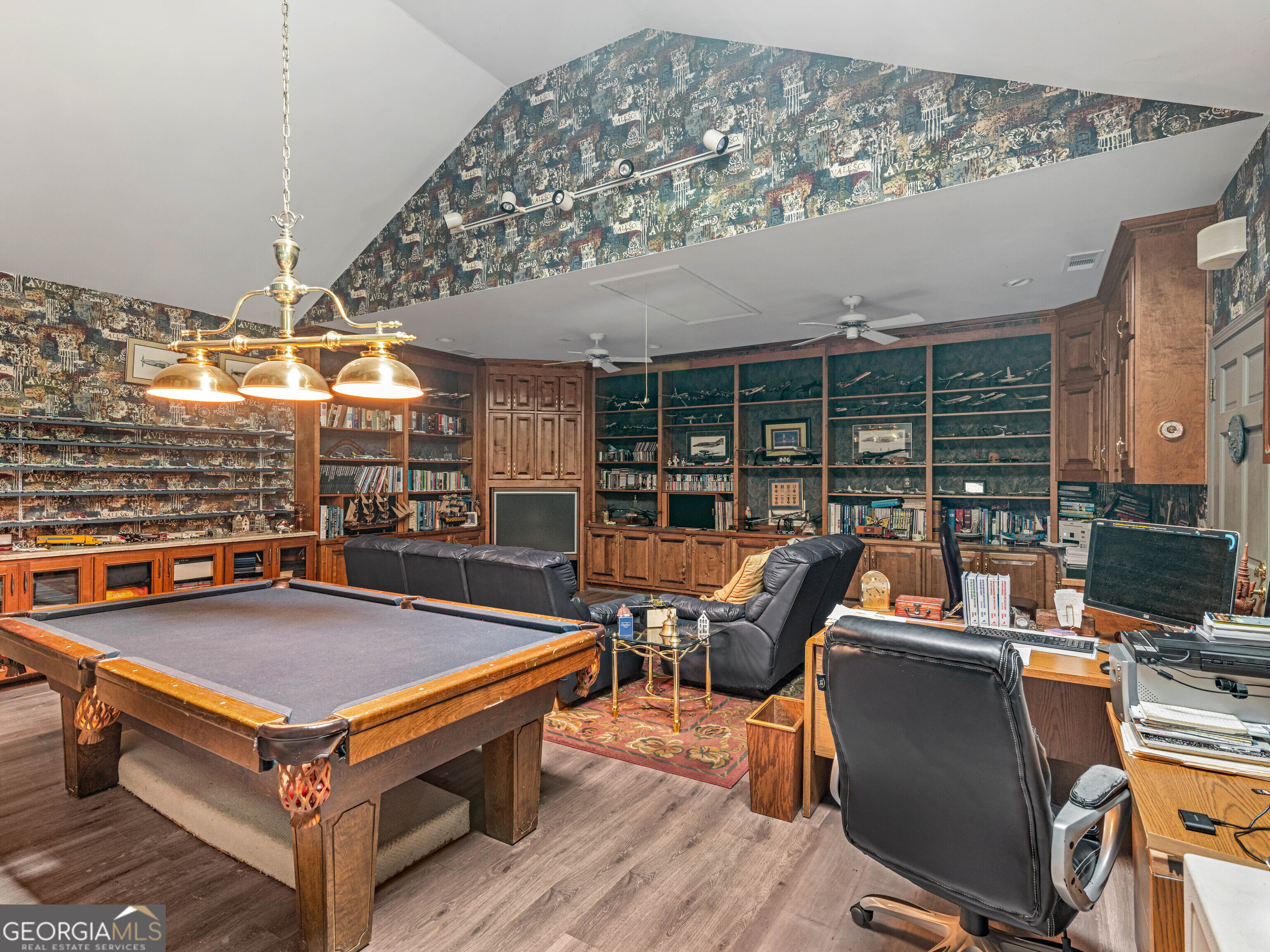 3031 Lake Park Drive