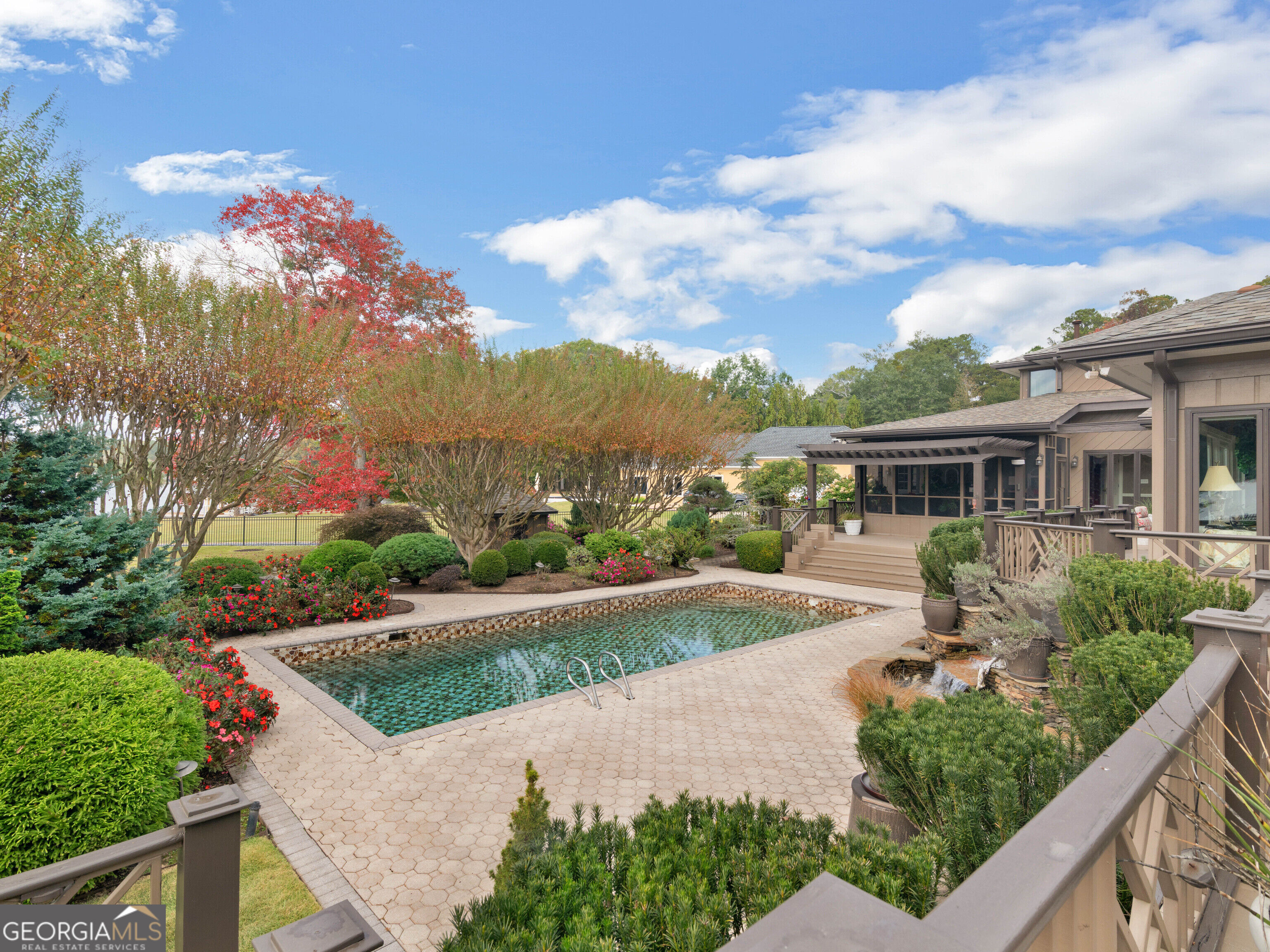 3031 Lake Park Drive