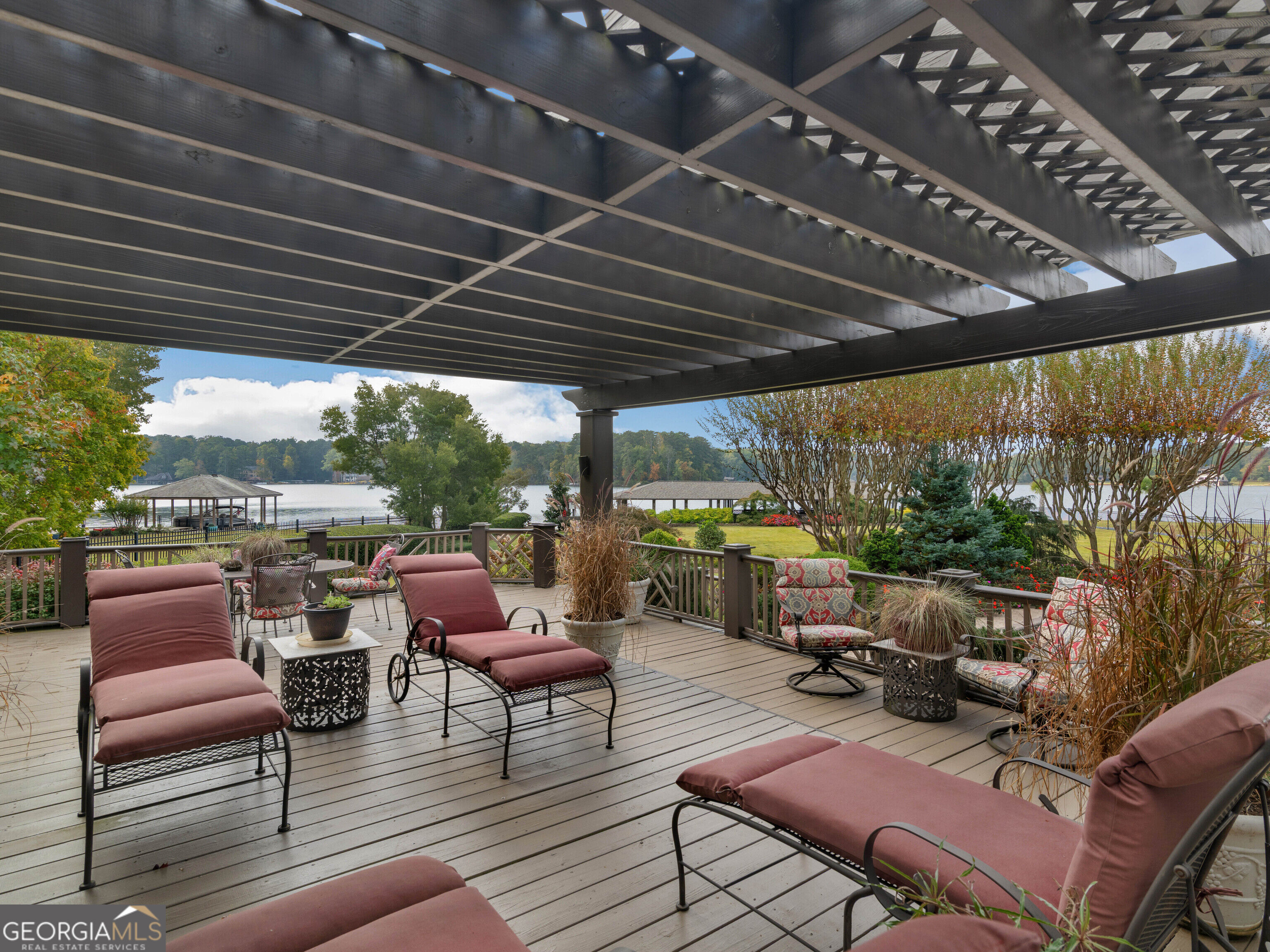 3031 Lake Park Drive