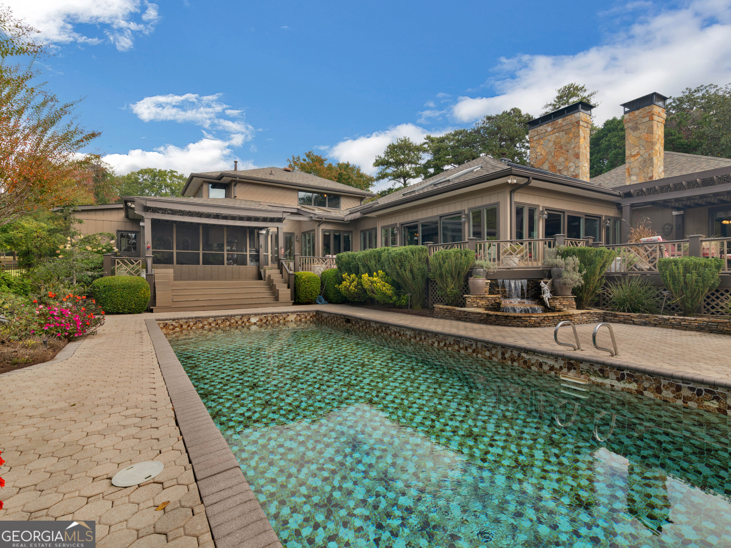 3031 Lake Park Drive