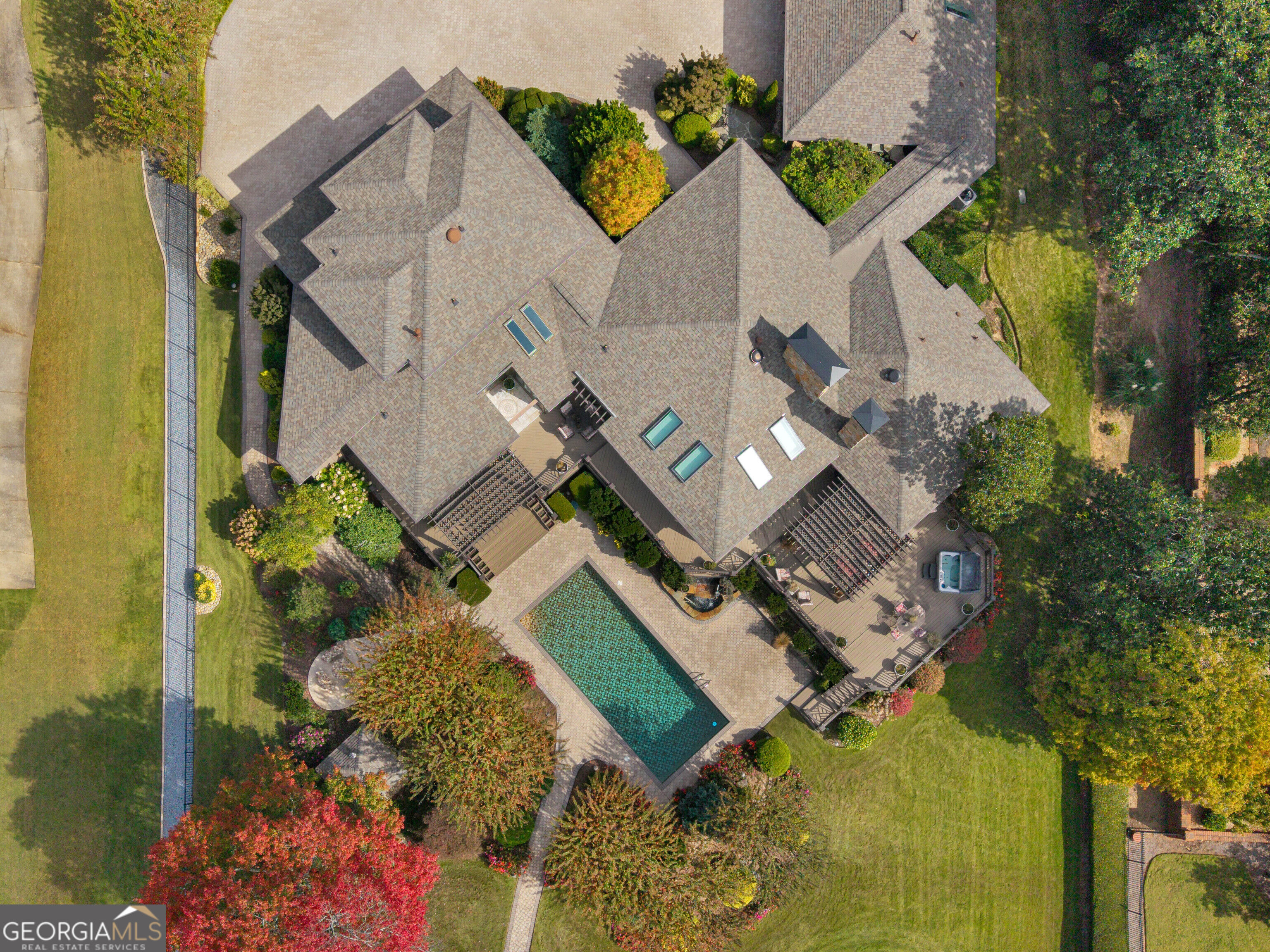 3031 Lake Park Drive