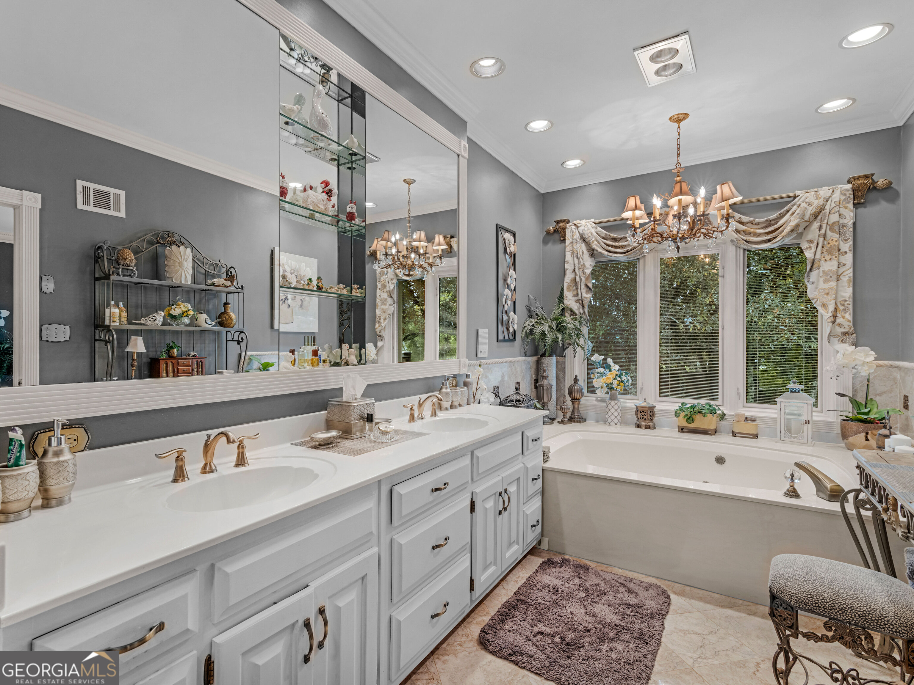 3031 Lake Park Drive