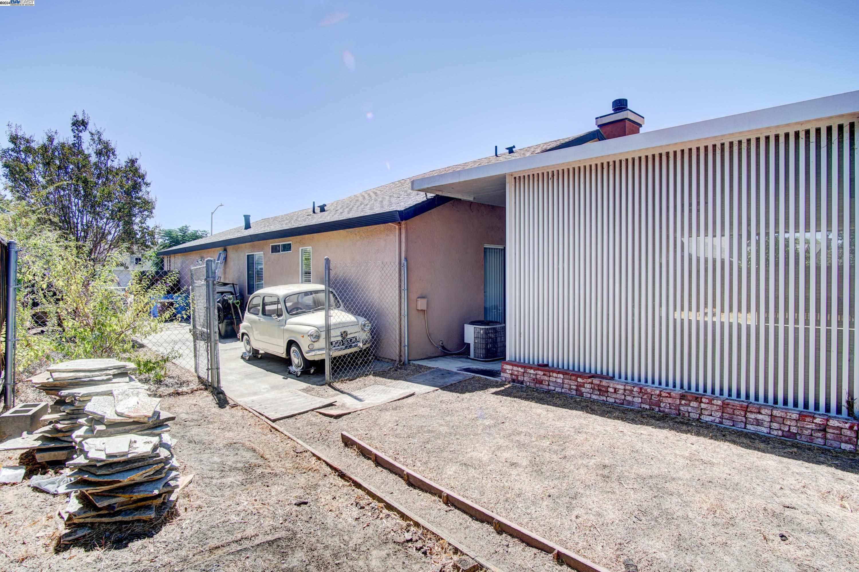2140 Megan Dr