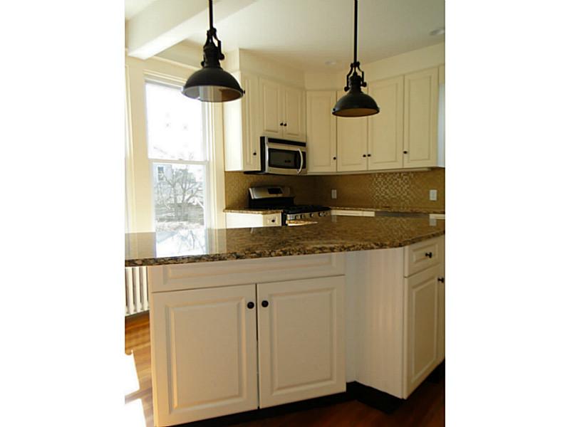 22 THURSTON Street B